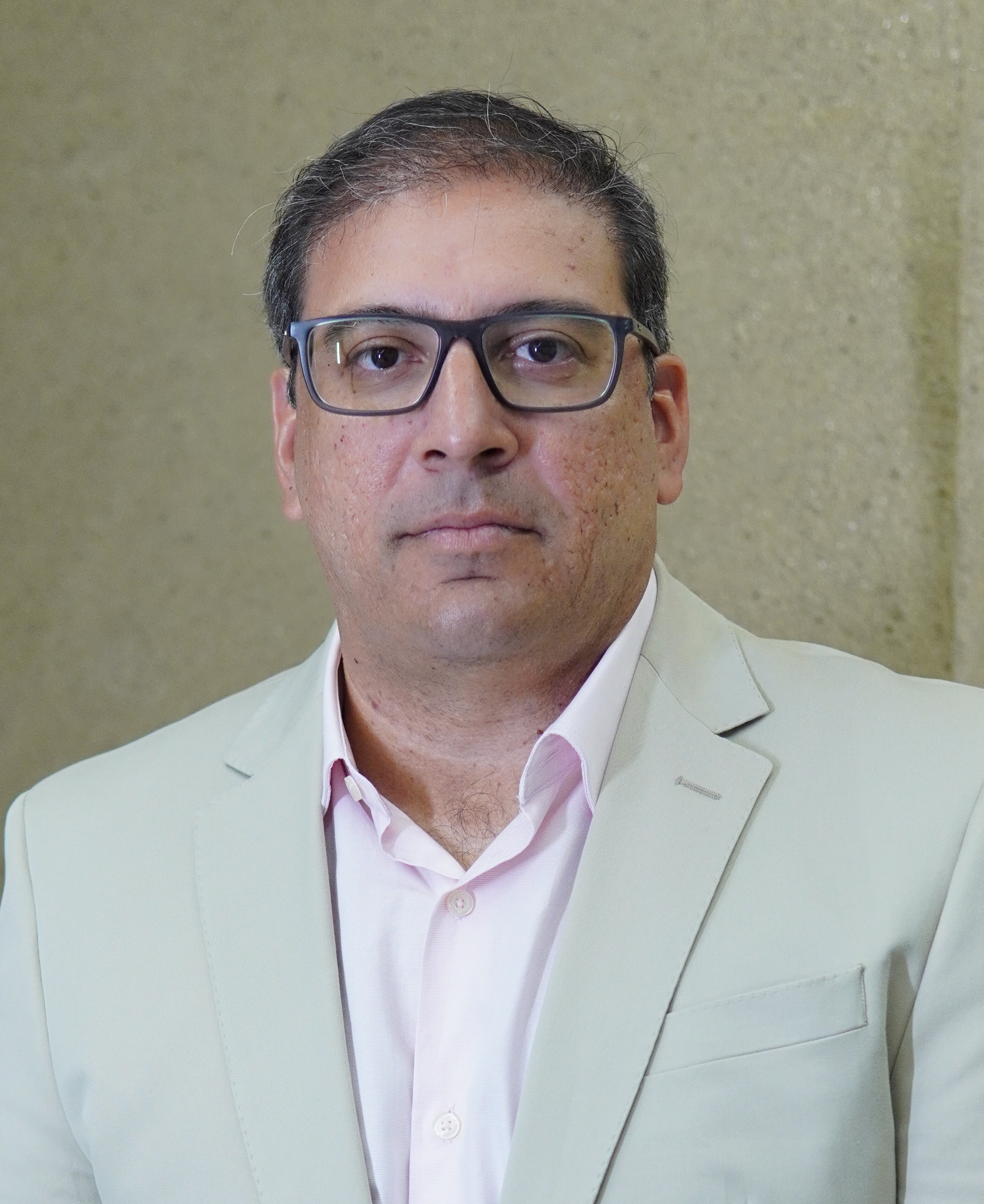 Dr. Thiago Millet